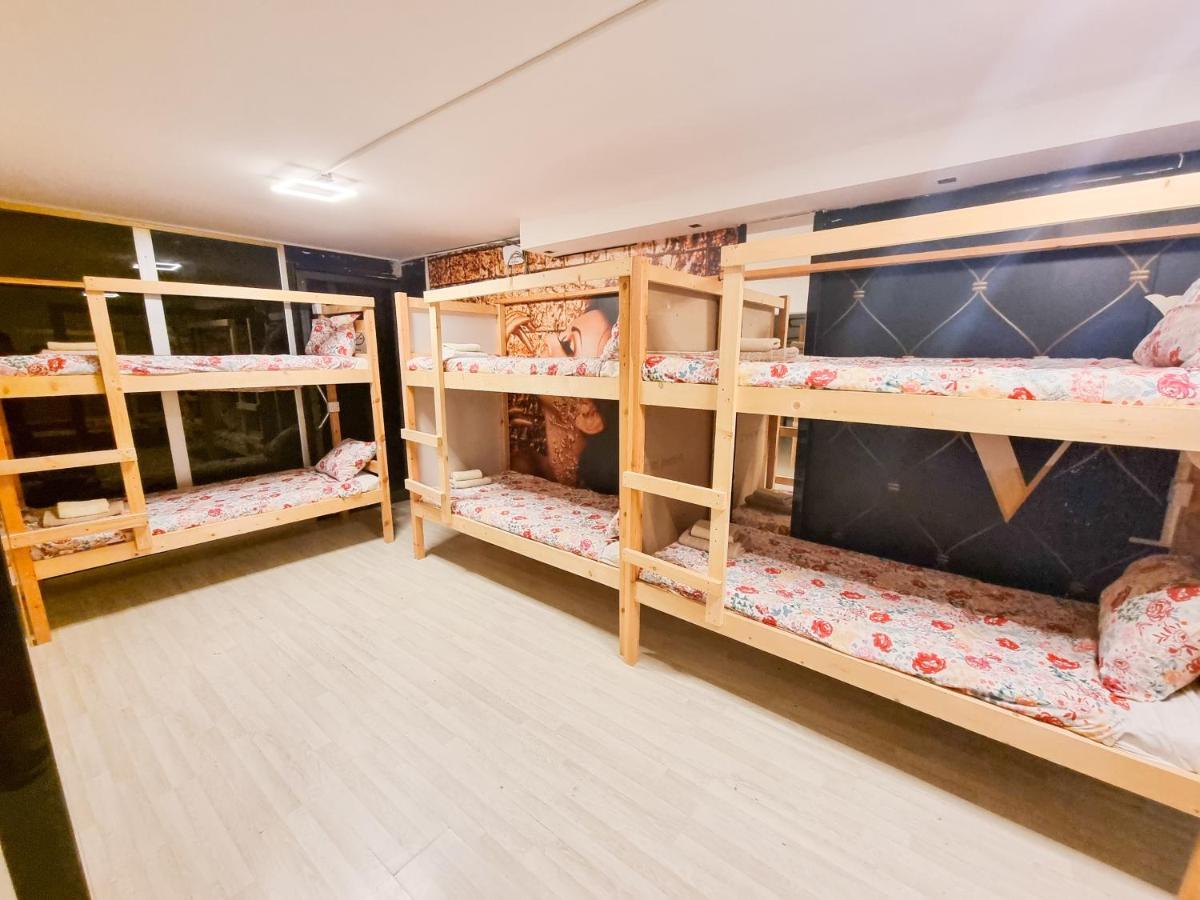 Unique City Hostel 100 Meters From Beach Ларнака Екстериор снимка