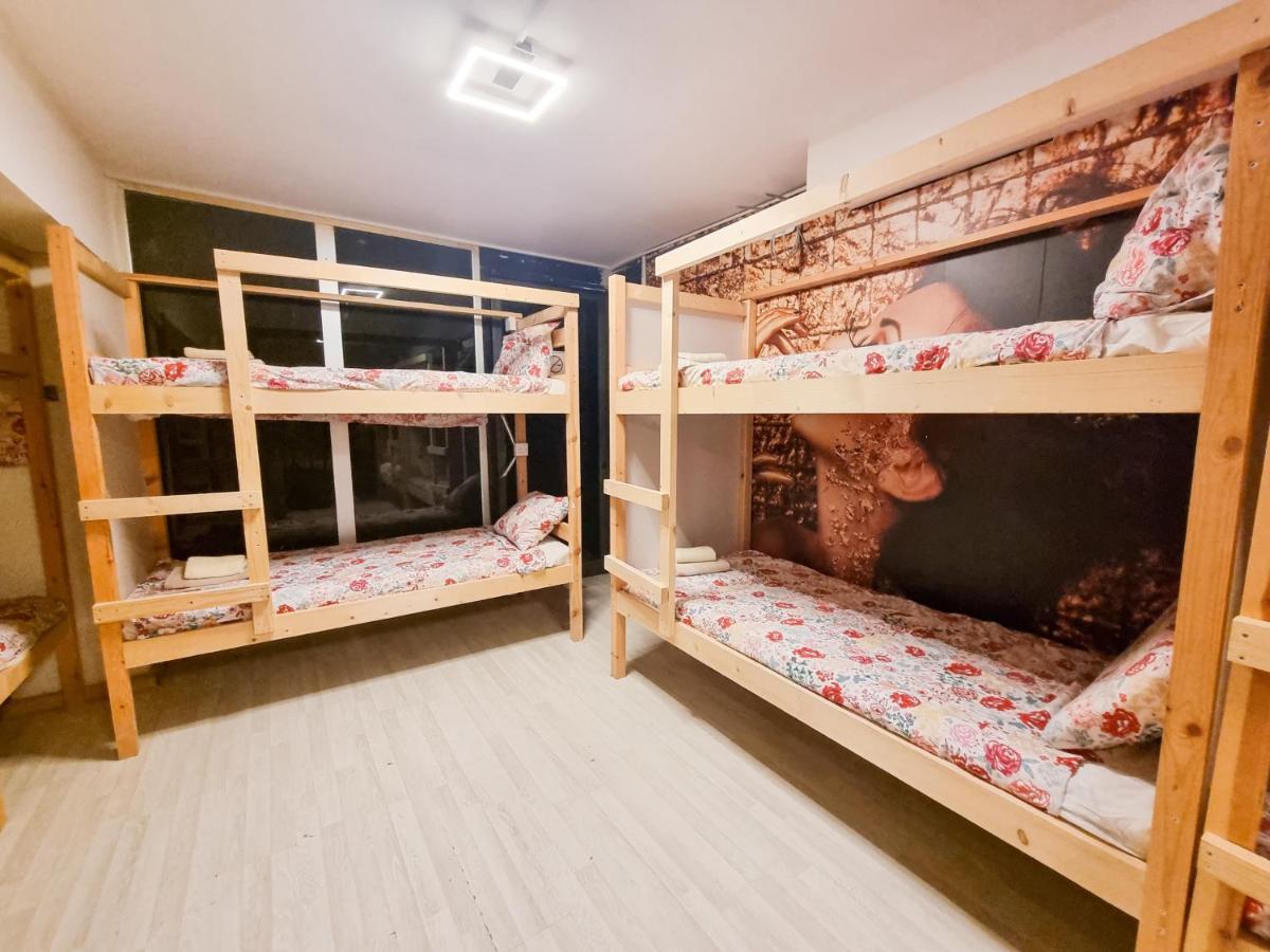 Unique City Hostel 100 Meters From Beach Ларнака Екстериор снимка
