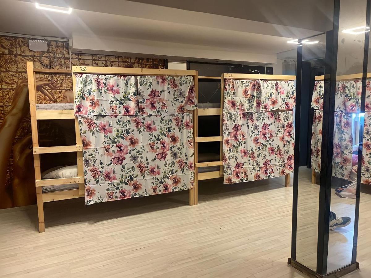 Unique City Hostel 100 Meters From Beach Ларнака Екстериор снимка