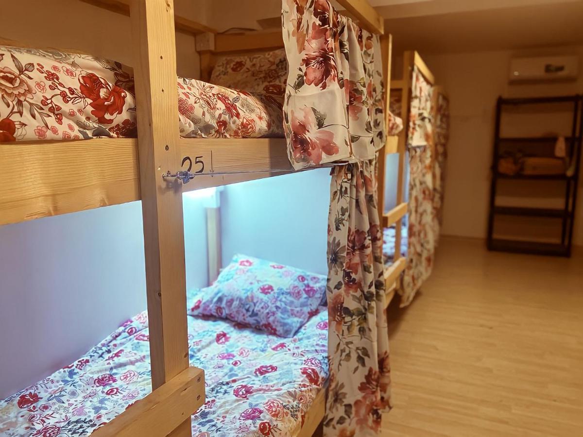 Unique City Hostel 100 Meters From Beach Ларнака Екстериор снимка